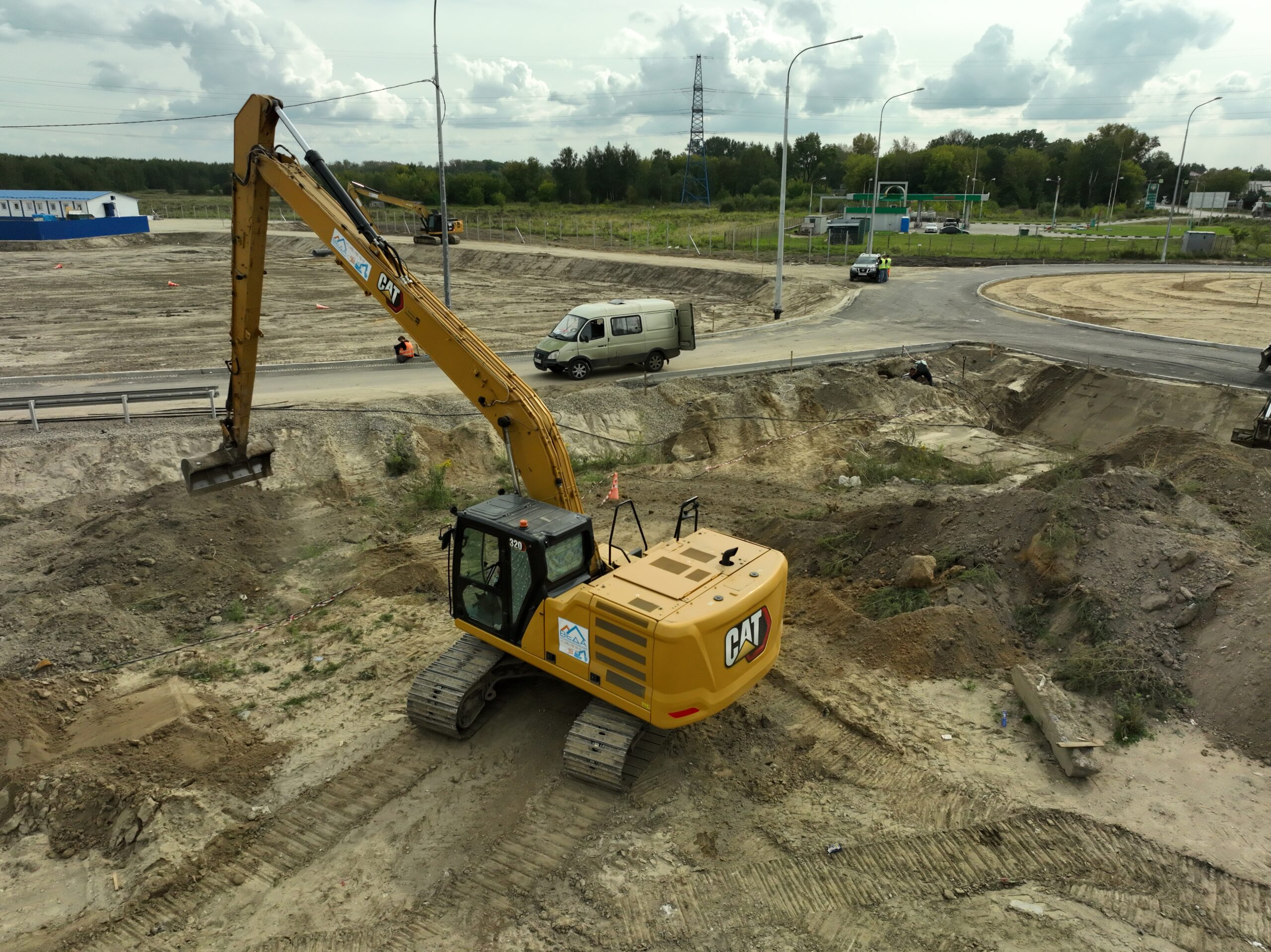 CAT 320 на болотном ходу (16м)