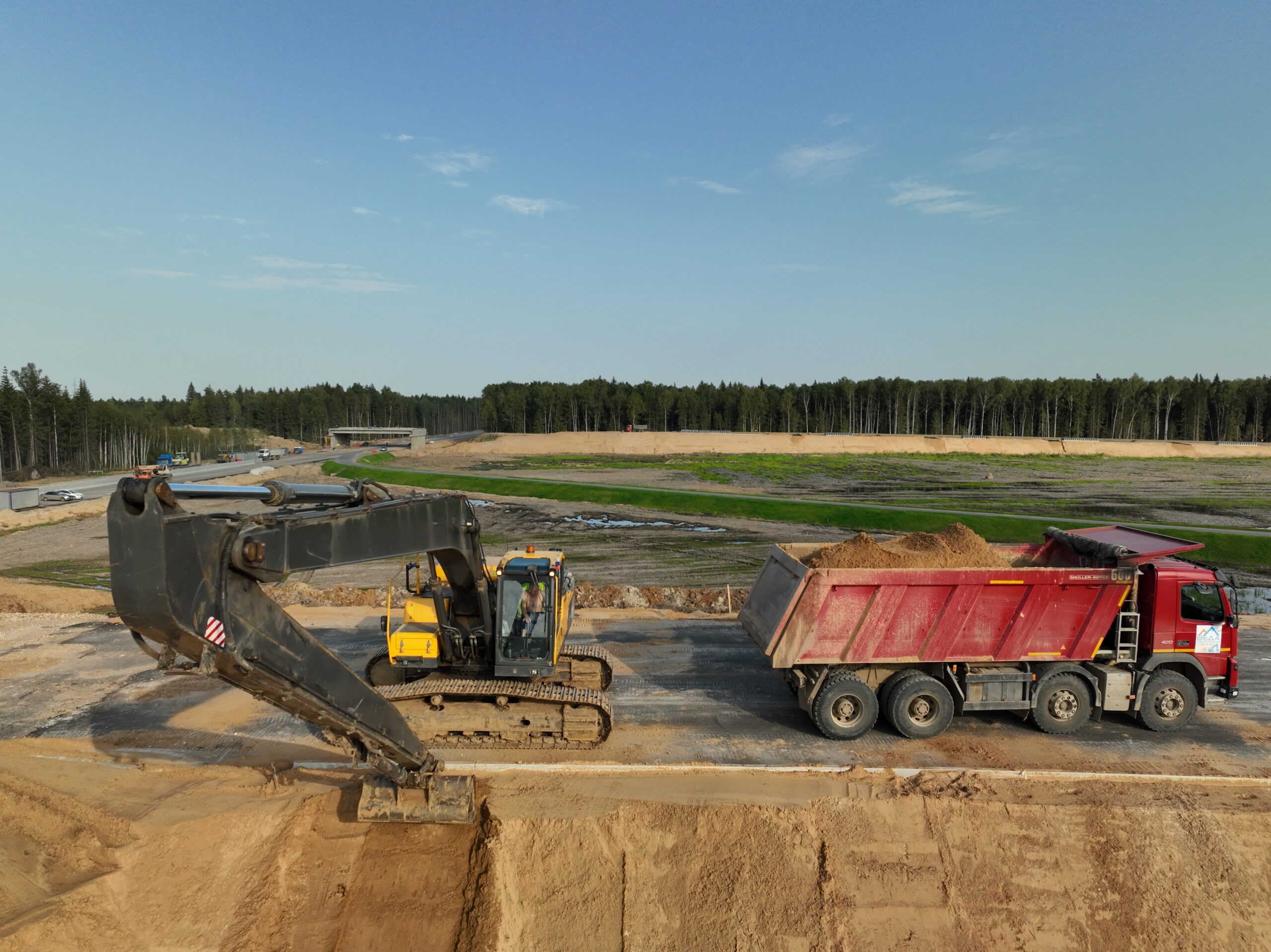 HYUNDAI R210LC-9S (17м)