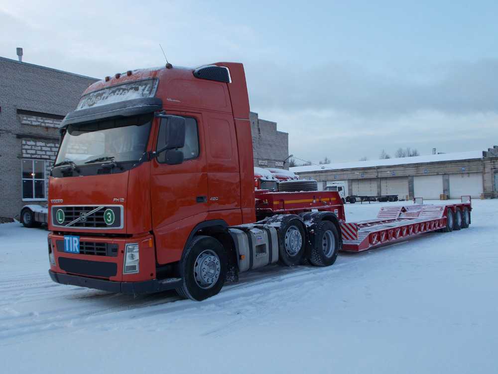 Низкорамный полуприцеп VOLVO FM TRUCK
