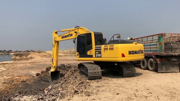 Komatsu PC210-10MO